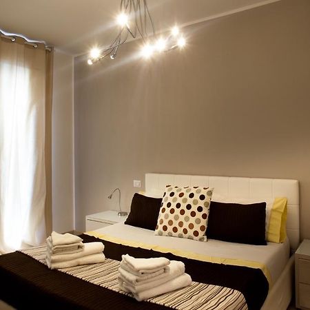 Casa Mia Apartment เดเซนซาโนเดลการ์ดา ภายนอก รูปภาพ