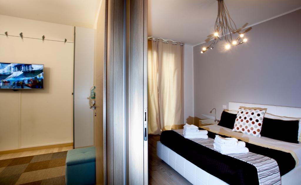 Casa Mia Apartment เดเซนซาโนเดลการ์ดา ภายนอก รูปภาพ