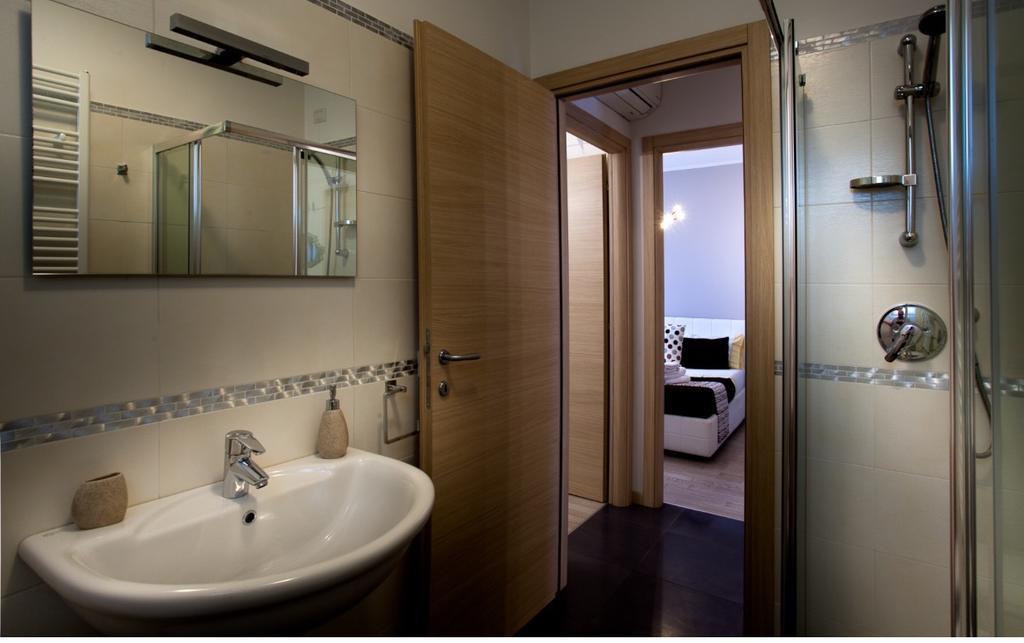 Casa Mia Apartment เดเซนซาโนเดลการ์ดา ภายนอก รูปภาพ