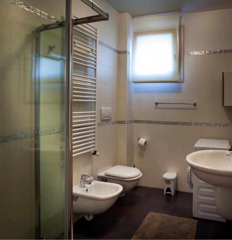 Casa Mia Apartment เดเซนซาโนเดลการ์ดา ภายนอก รูปภาพ