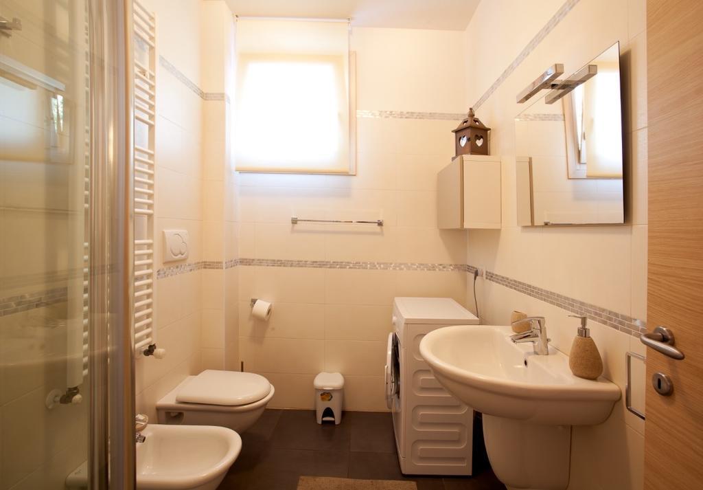 Casa Mia Apartment เดเซนซาโนเดลการ์ดา ภายนอก รูปภาพ