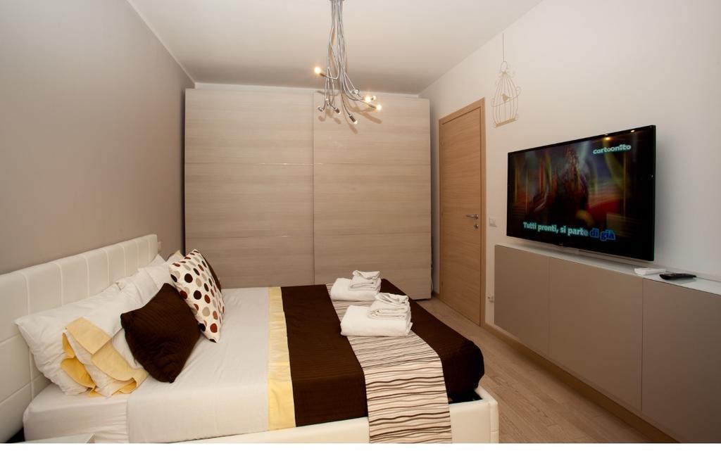 Casa Mia Apartment เดเซนซาโนเดลการ์ดา ภายนอก รูปภาพ