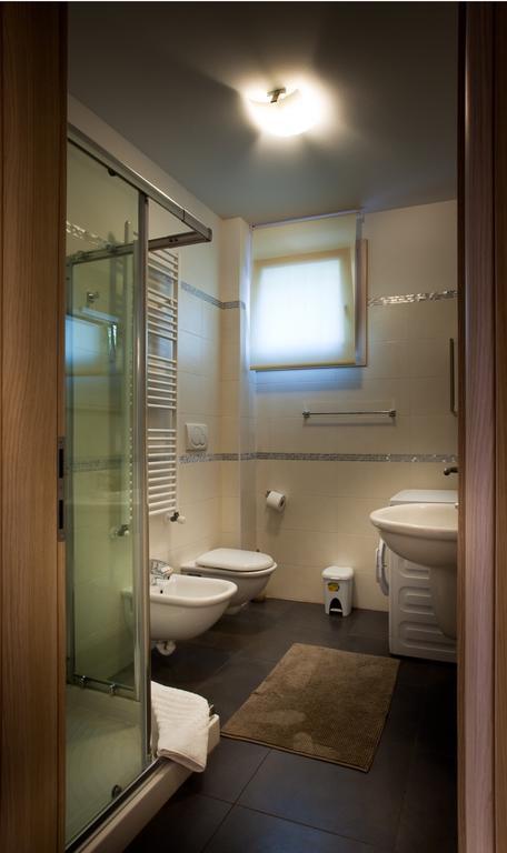 Casa Mia Apartment เดเซนซาโนเดลการ์ดา ภายนอก รูปภาพ