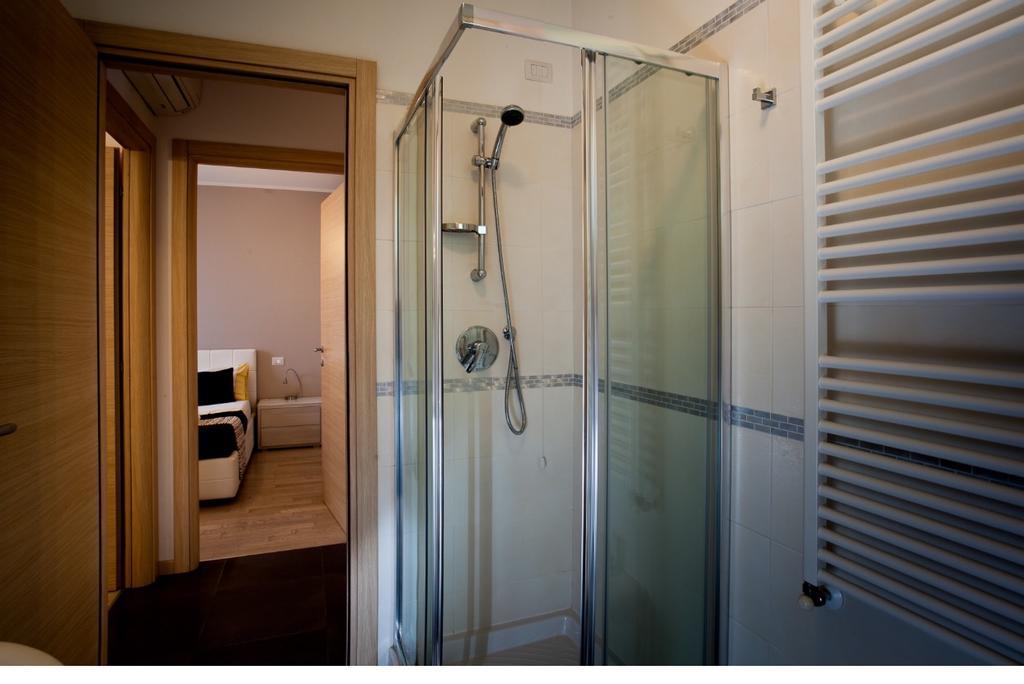 Casa Mia Apartment เดเซนซาโนเดลการ์ดา ภายนอก รูปภาพ