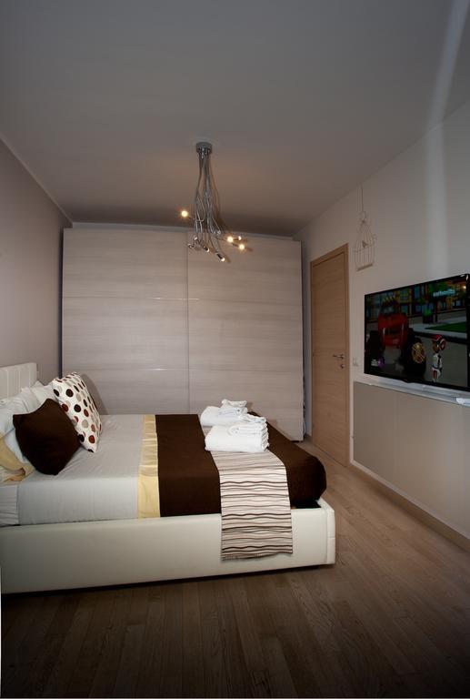 Casa Mia Apartment เดเซนซาโนเดลการ์ดา ภายนอก รูปภาพ