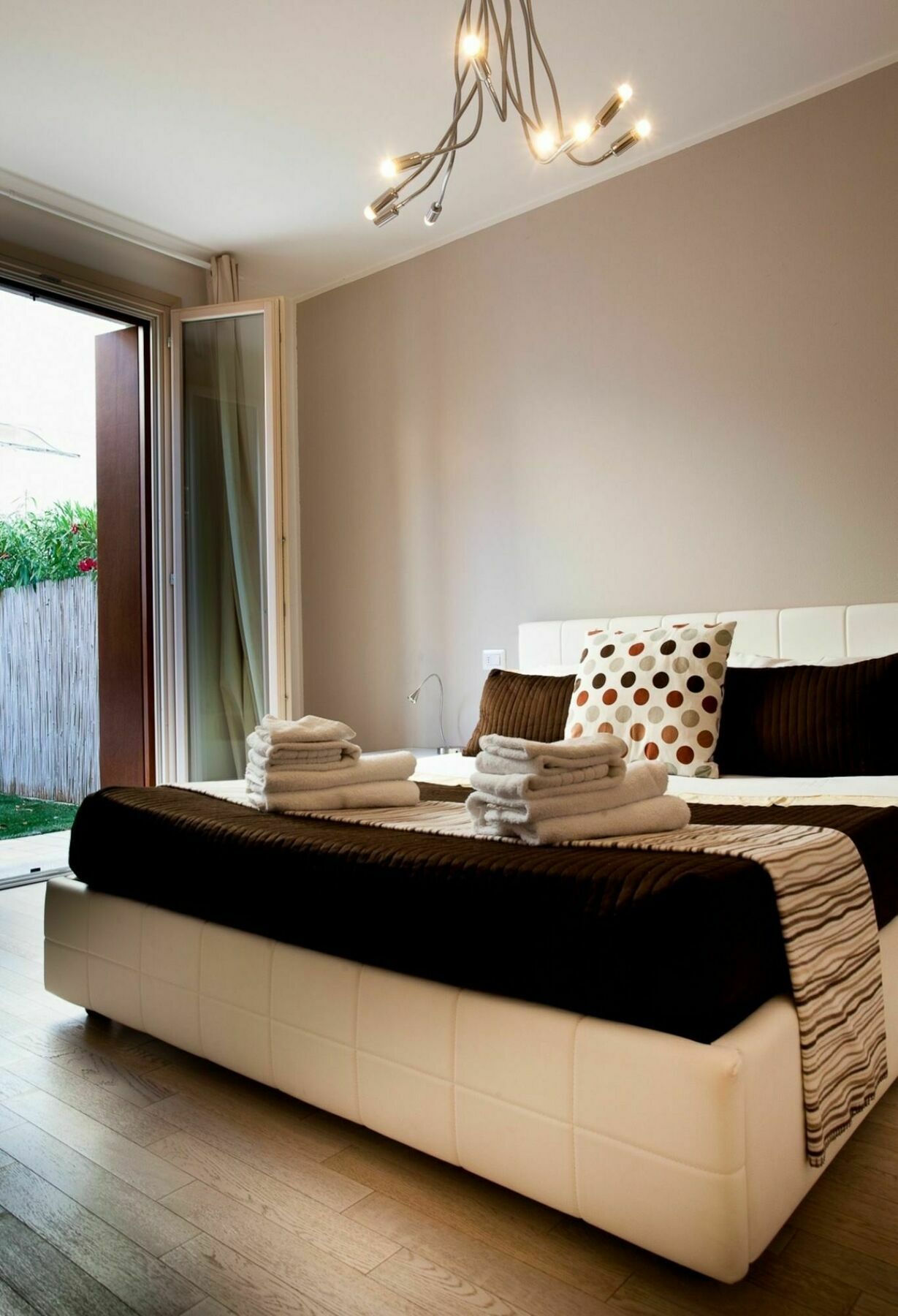 Casa Mia Apartment เดเซนซาโนเดลการ์ดา ภายนอก รูปภาพ